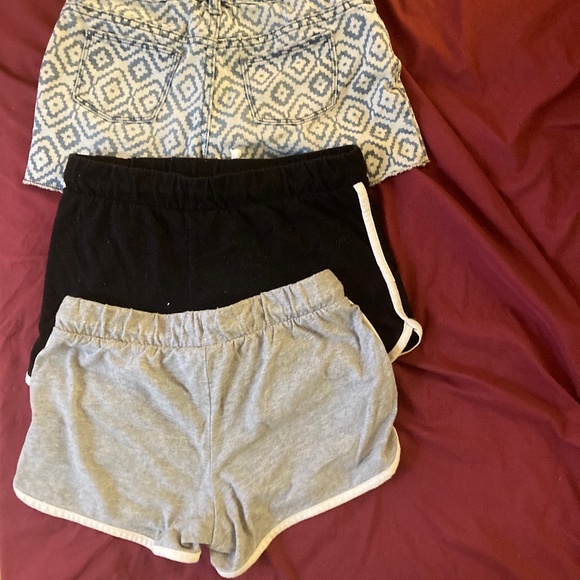 Three Old Navy Shorts Size 10-12 - Picture 4 of 8